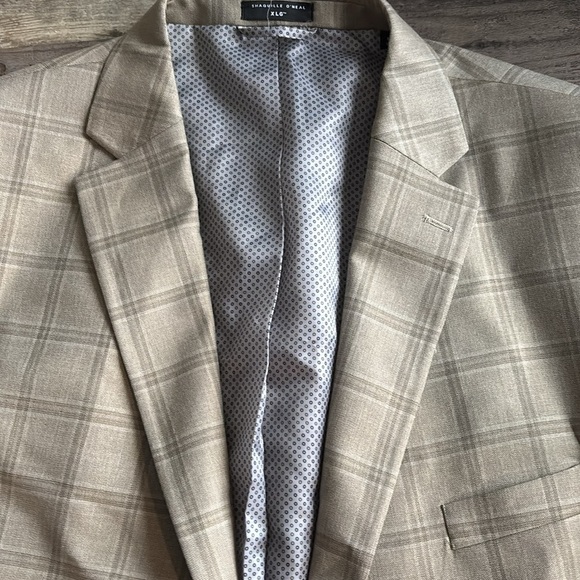 Men's Tan Plaid Blazer - Picture 2 of 4